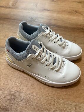 On Running The ROGER Advantage Sneaker (Women) - White/Rosehip 9